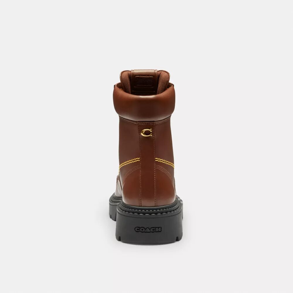 Bottes à semelle crantée