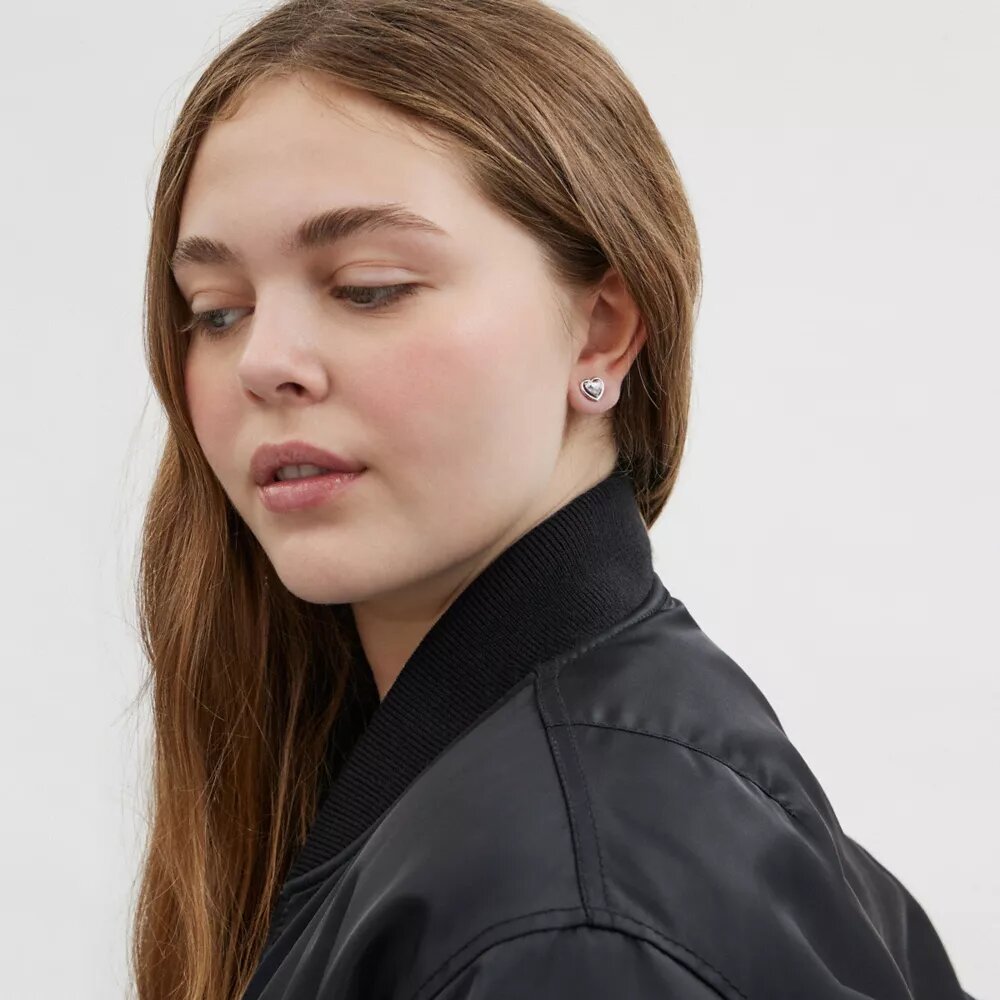 Boucles d’oreilles clous « Halo Heart »
