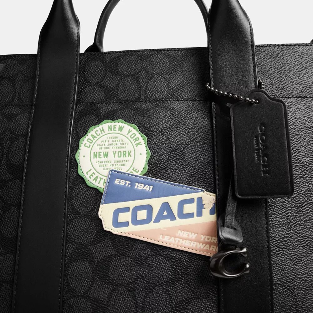 Cabas Wesley en Signature Canvas avec écussons