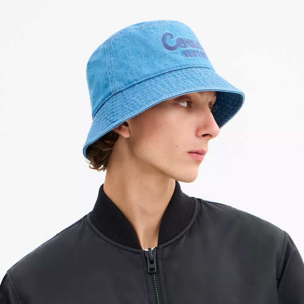 Chapeau bob en denim brodé du logo « Coach Script »