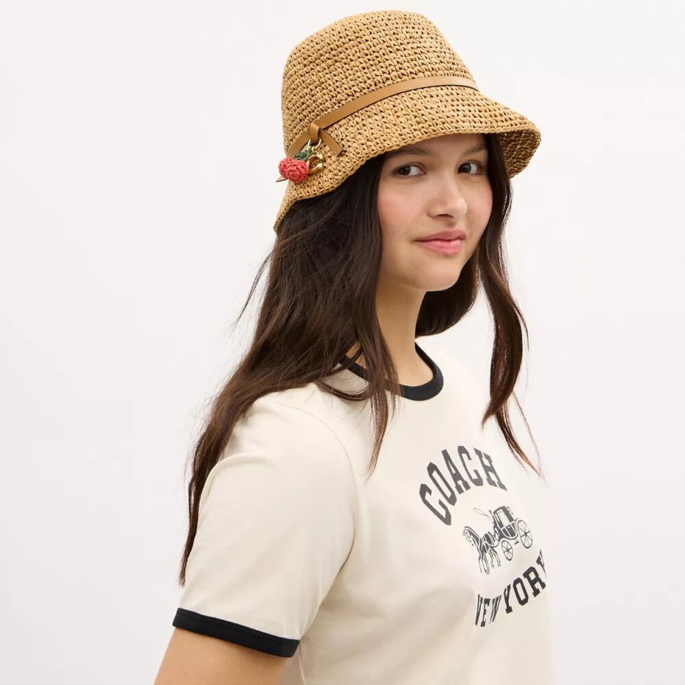 Chapeau de paille avec détail cerise