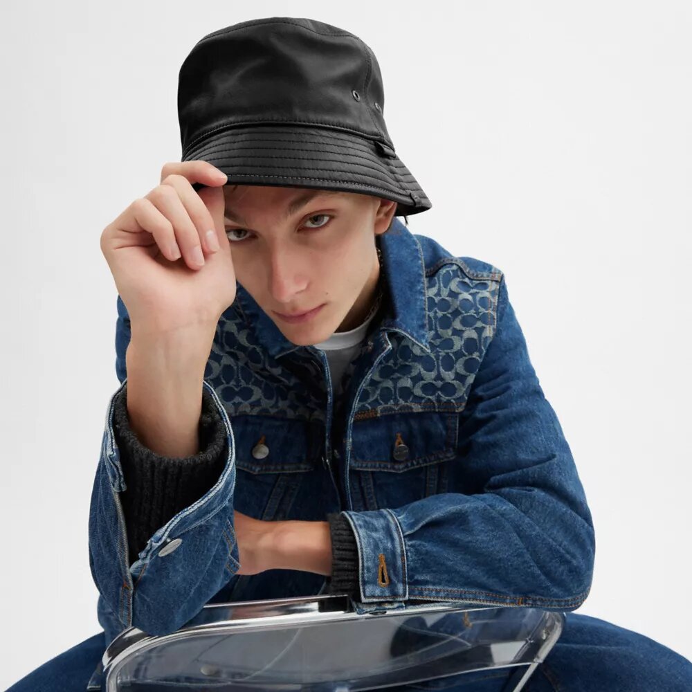 Chapeau de pêcheur en cuir