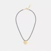 Collier à pendentif en forme de cœur emblématique
