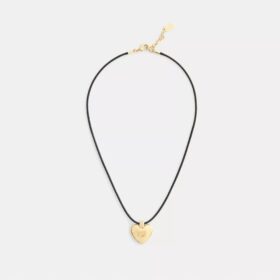 Collier à pendentif en forme de cœur emblématique