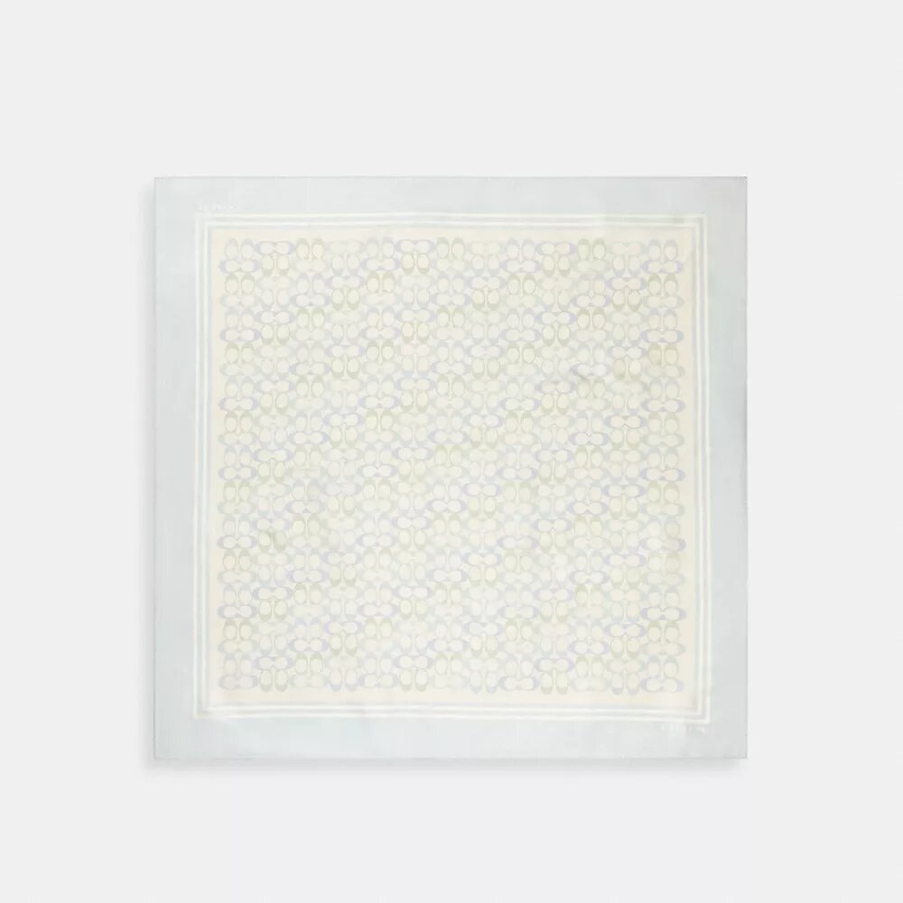 Foulard carré en soie emblématique