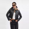 Foulard carré en soie à imprimé « ceinture en trompe-l'œil »