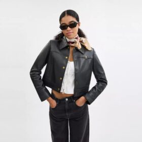 Foulard carré en soie à imprimé « ceinture en trompe-l’œil »