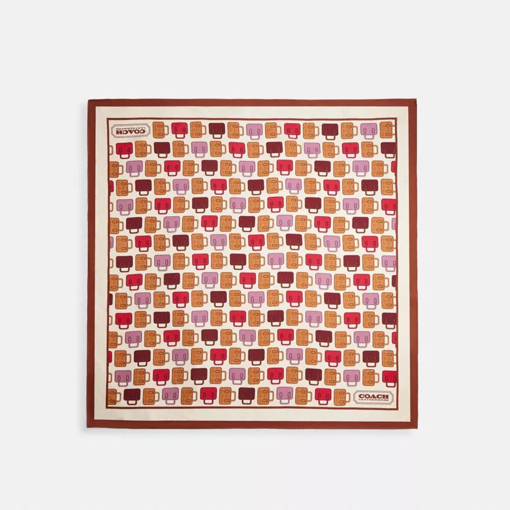 Foulard carré en soie à imprimé sac en trompe-l'œil