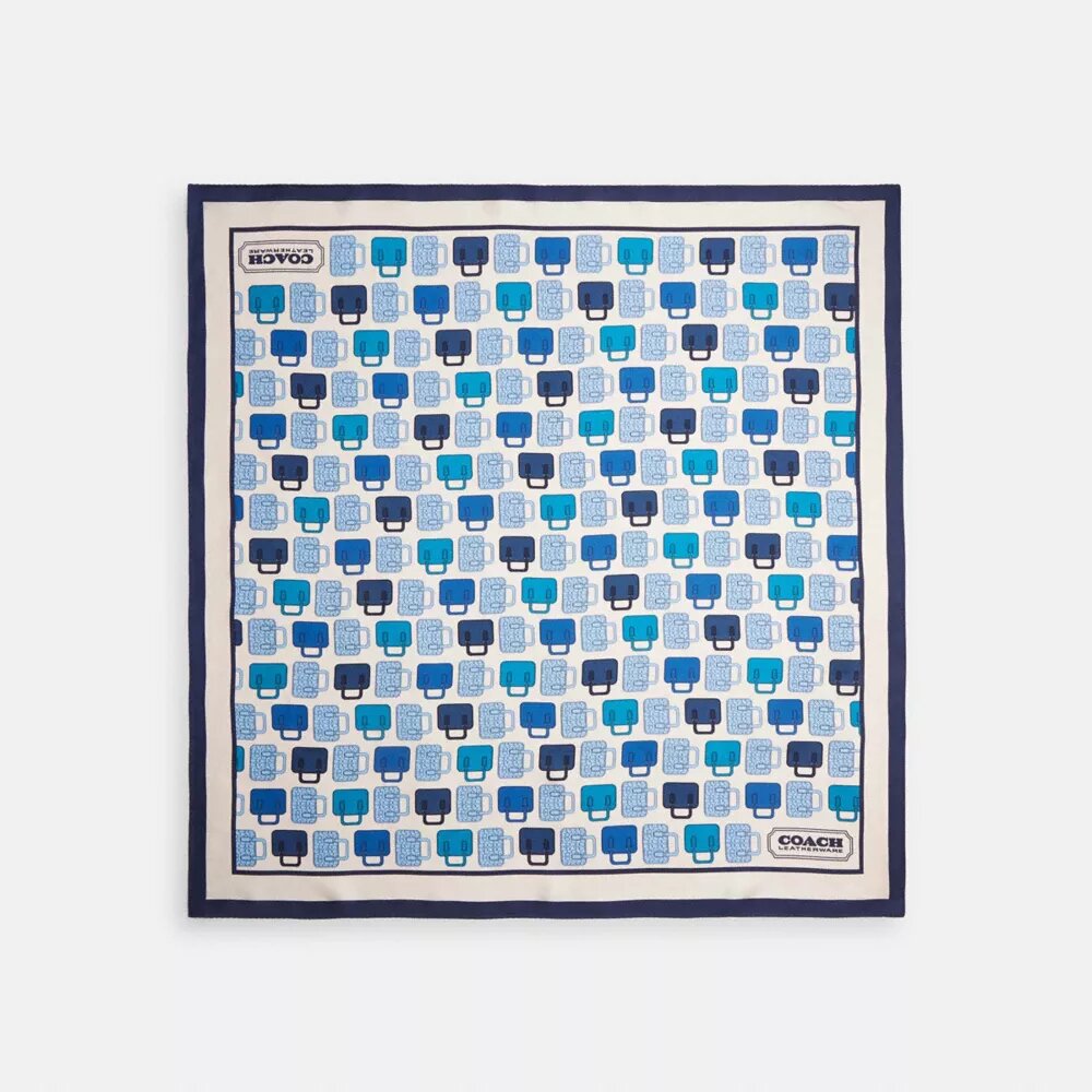 Foulard carré en soie à imprimé sac en trompe-l'œil