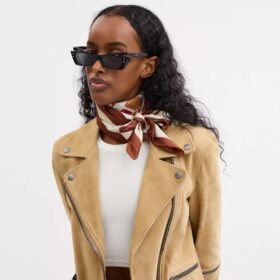 Foulard carré en soie à imprimé sac en trompe-l’œil