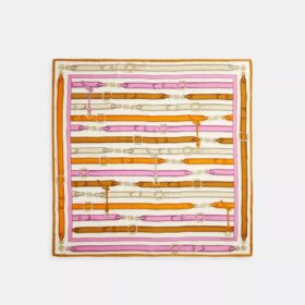 Foulard carré en soie à imprimé « sangles de sac »