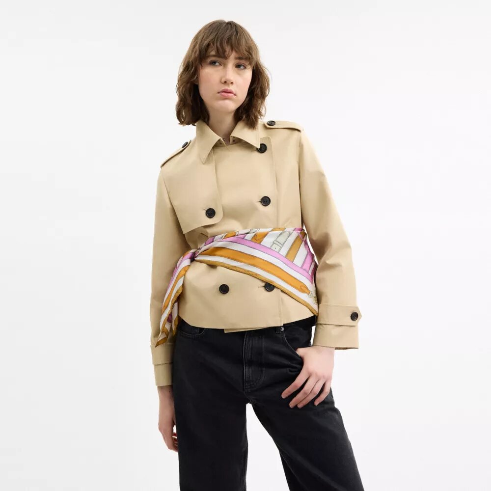Foulard carré en soie à imprimé « sangles de sac »