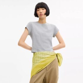 Foulard carré en soie à imprimé texturé emblématique
