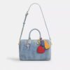 Grand sac à main Rowan en denim « usé » avec Charms