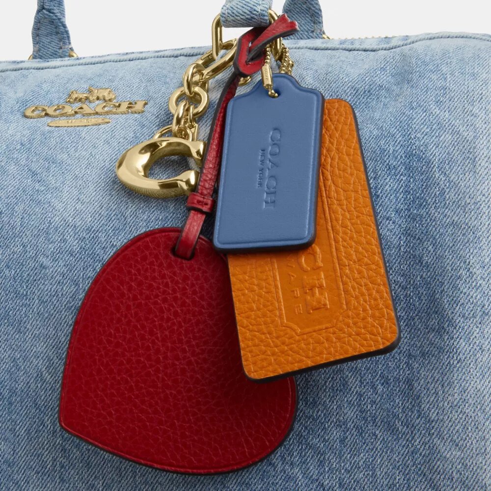 Grand sac à main Rowan en denim « usé » avec Charms