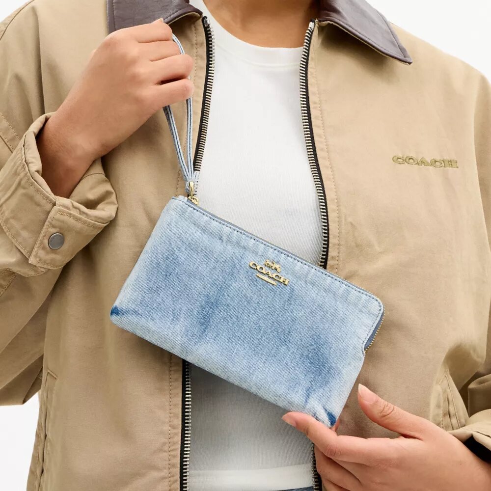 Grand sac à pochette dragonne d'angle en denim « Loved »