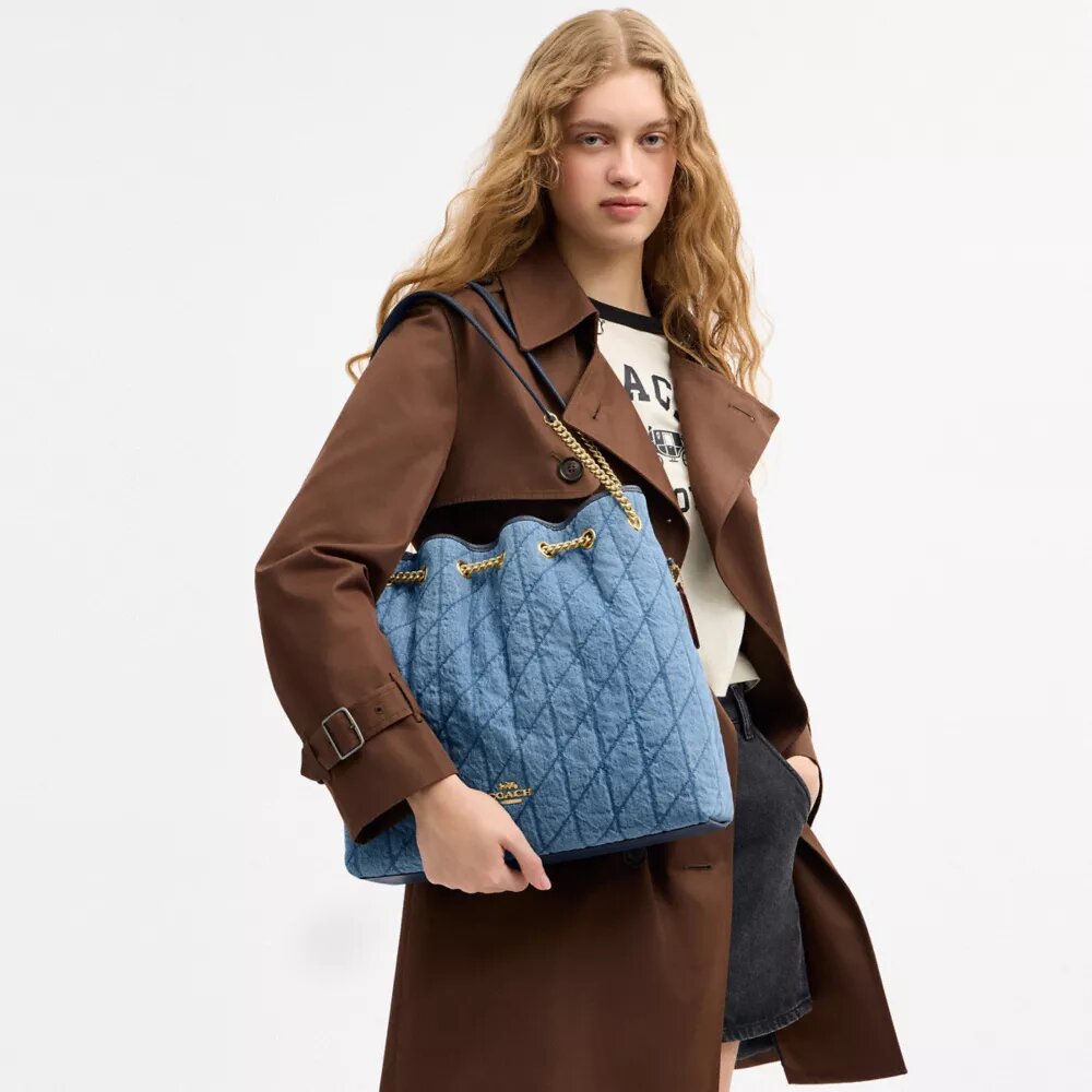 Grand sac porté épaule Evelyn en coton régénératif avec matelassage