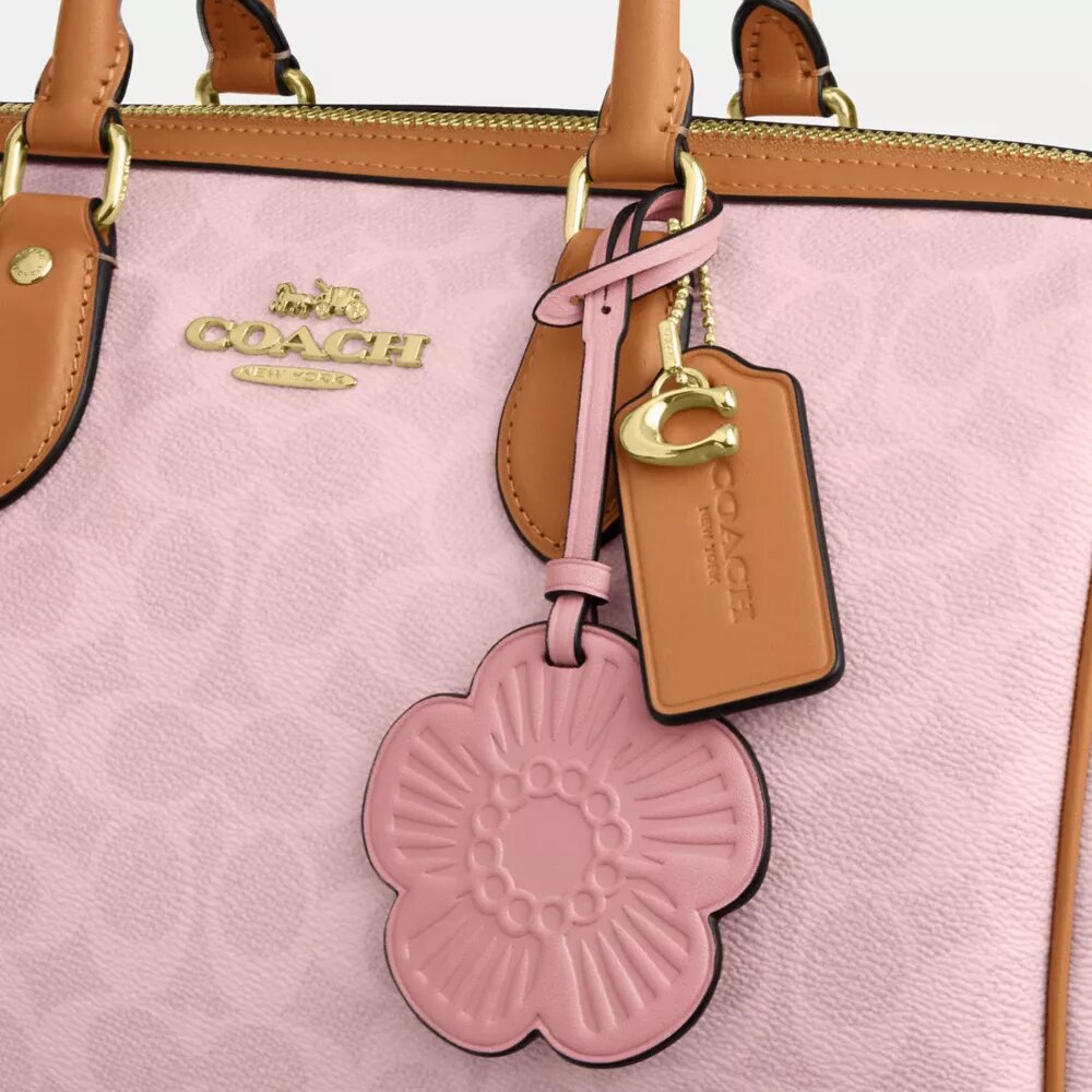 Grand sac satchel Rowan en Signature Canvas avec Charms