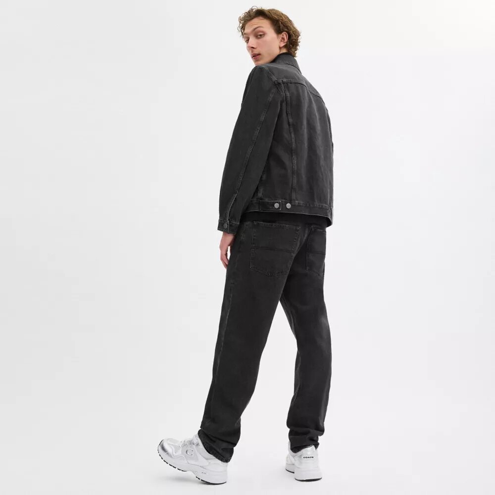 Jeans fuselé noir en coton biologique