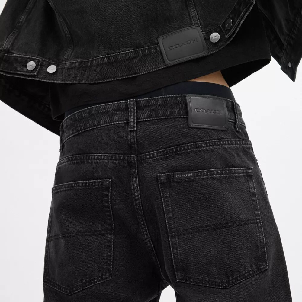 Jeans fuselé noir en coton biologique