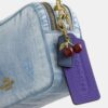 Mini sac bandoulière Carey en denim « Loved » avec Charms