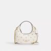 Mini-sac bandoulière Carmen avec rivets en forme de cœur
