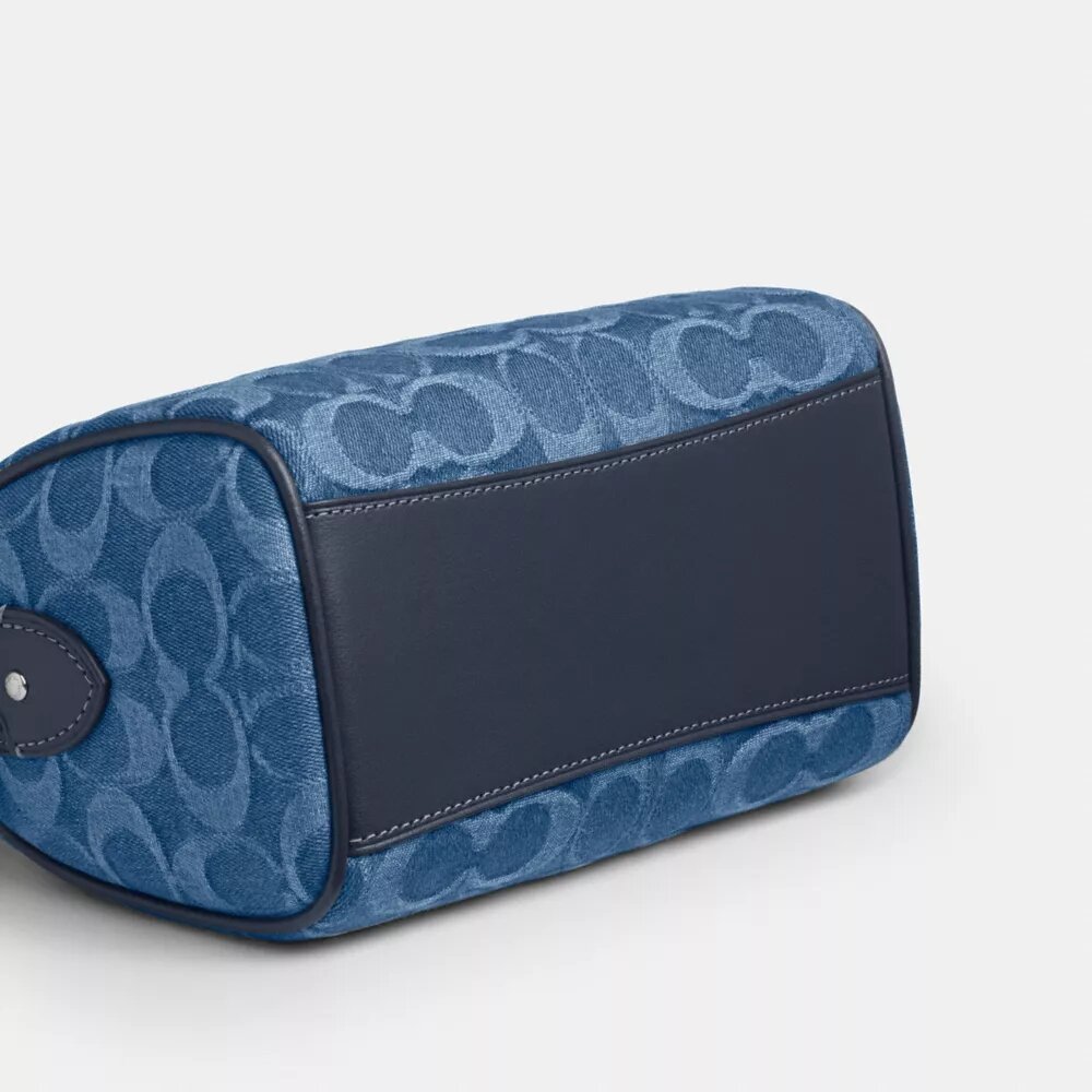 Mini sac bandoulière Rowan en denim emblématique