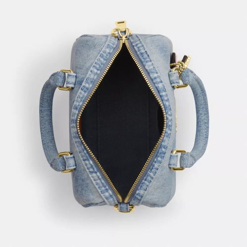 Mini sac bandoulière Rowan en denim usé avec Charms