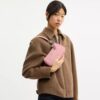Mini sac bandoulière Teri en cuir emblématique avec breloque en forme de cœur