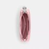 Mini sac bandoulière Teri en cuir emblématique avec breloque en forme de cœur