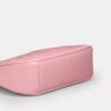 Mini sac bandoulière Teri en cuir emblématique avec breloque en forme de cœur