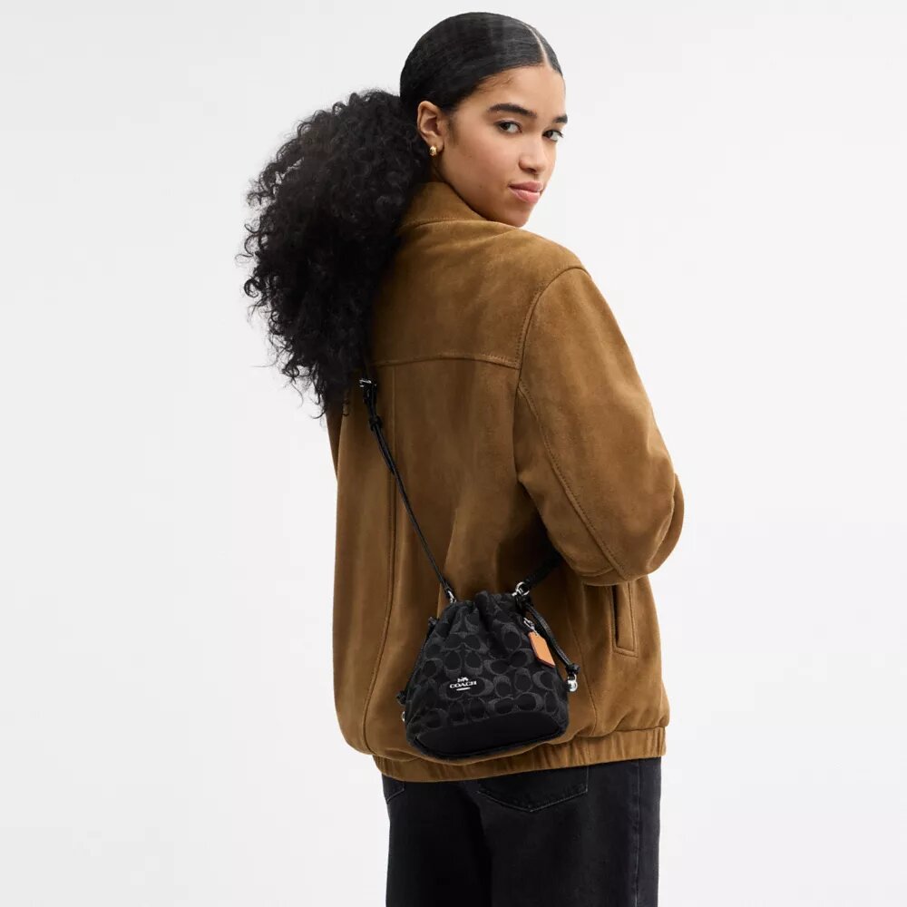 Mini-sac à cordon Faye en denim Signature