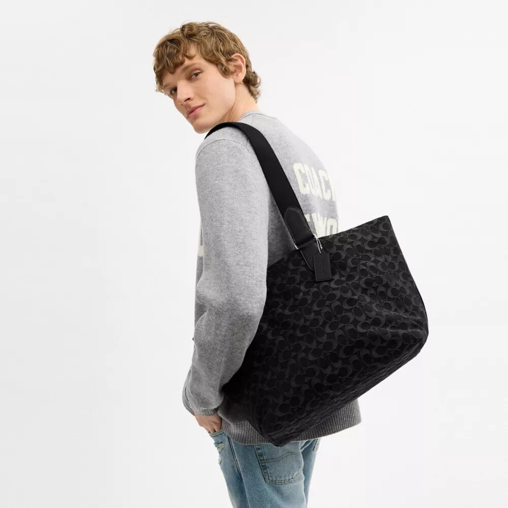 Petit sac cabas de voyage en denim emblématique