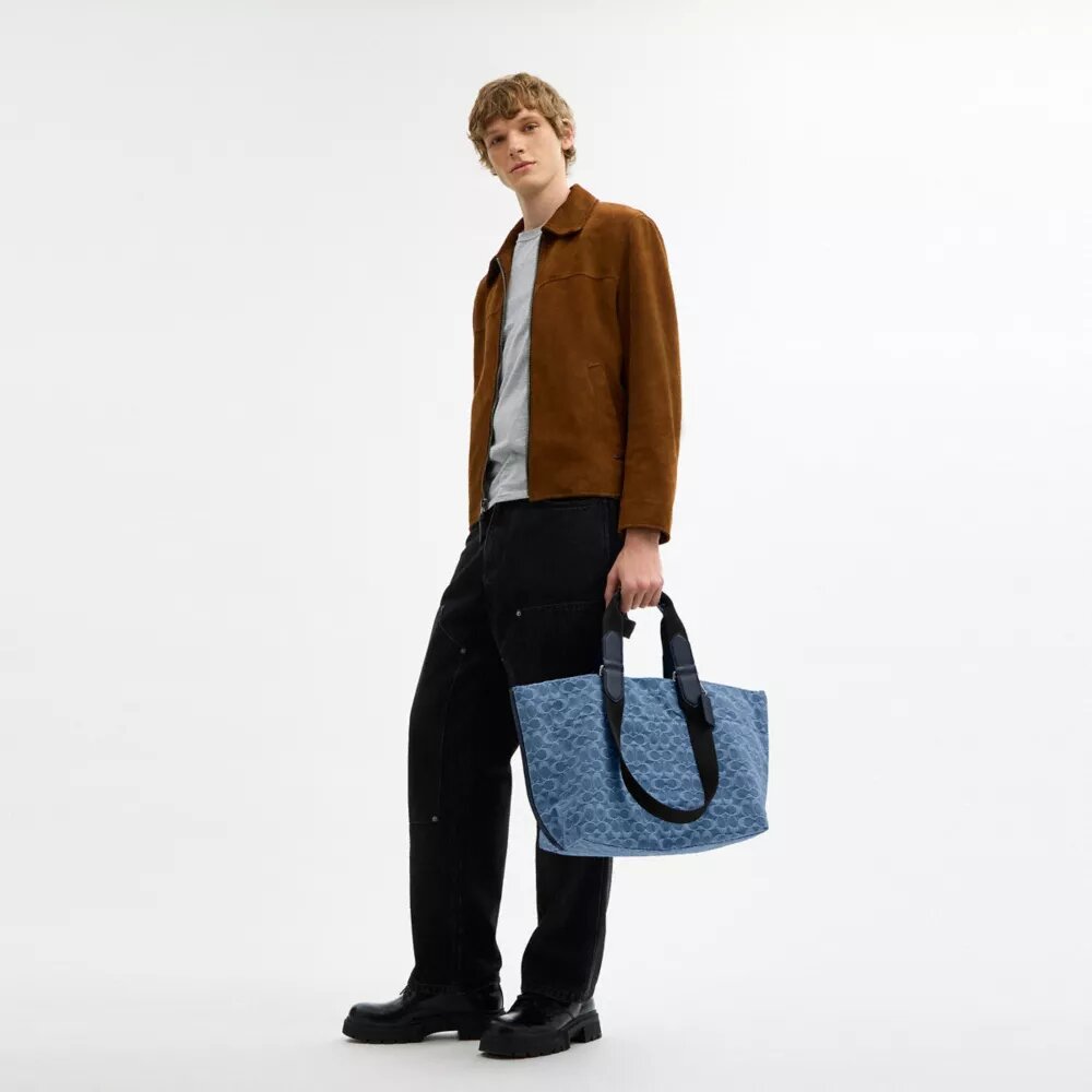 Petit sac cabas de voyage en denim emblématique