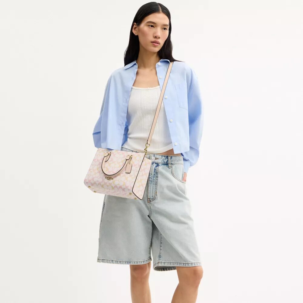 Petit sac cabas Maggie en Signature Canvas