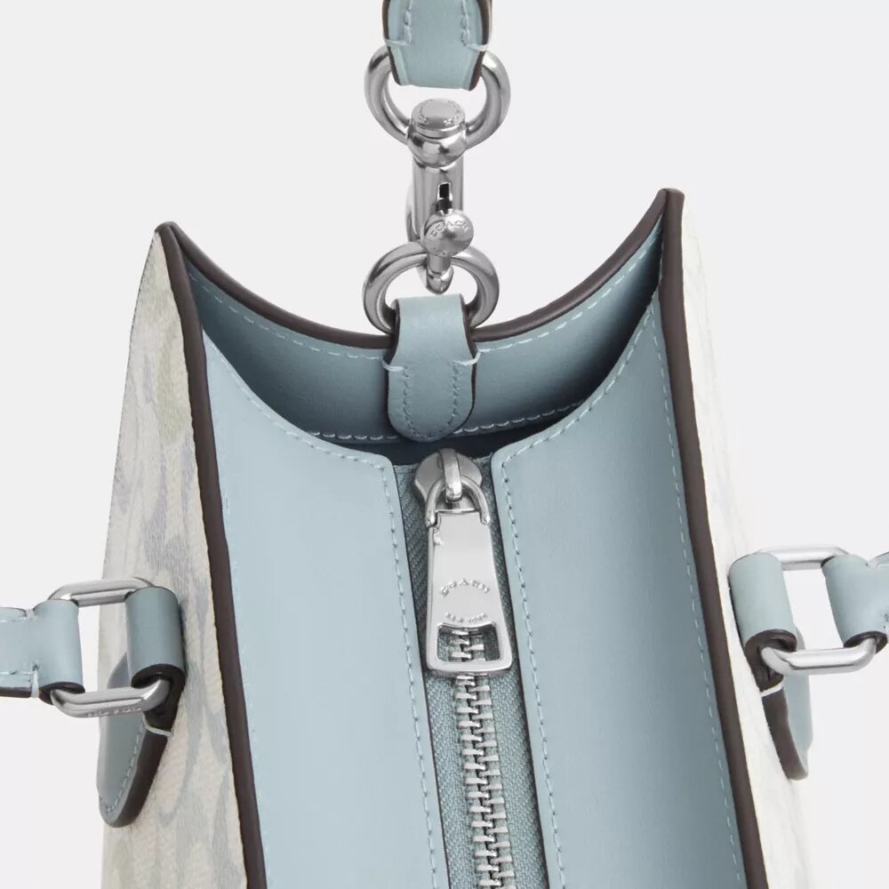 Petit sac cabas Maggie en Signature Canvas
