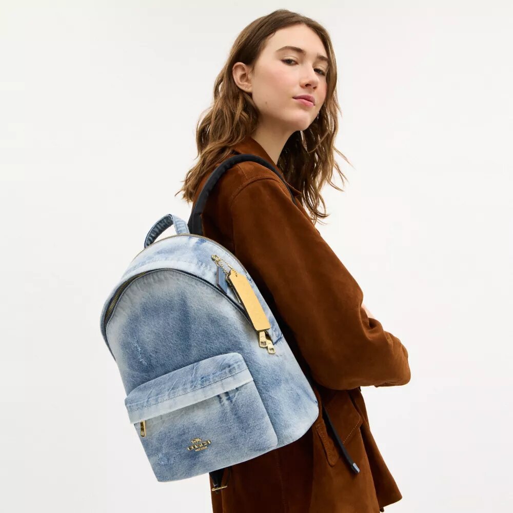 Petit sac à dos Taylor en denim « Loved »