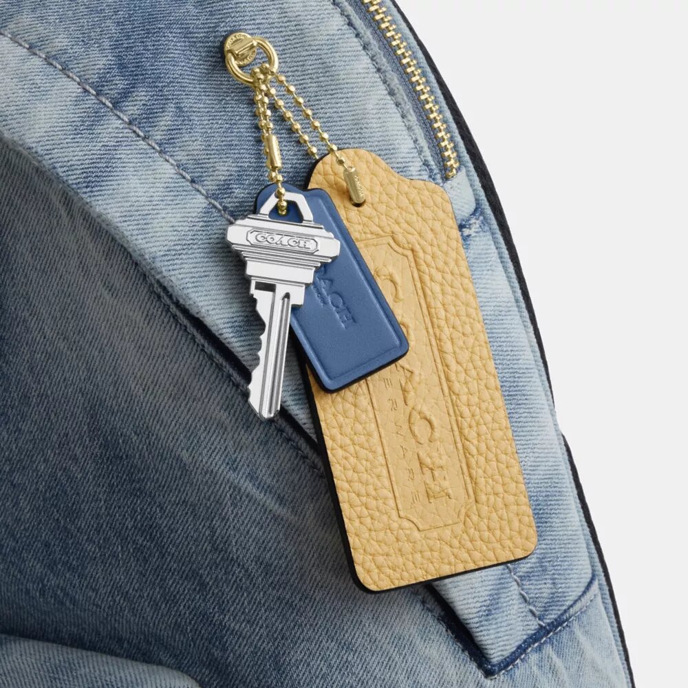 Petit sac à dos Taylor en denim « Loved »