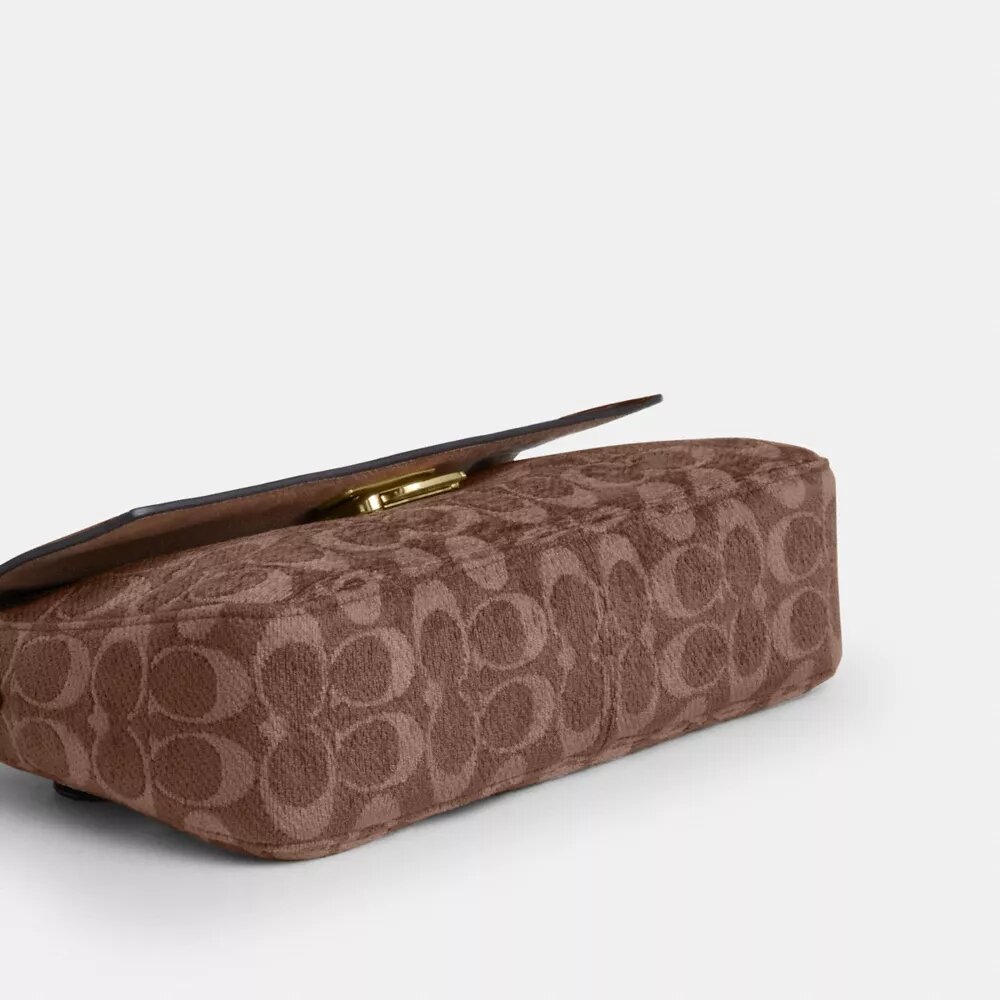 Petit sac porté épaule à rabat Etta en chenille emblématique