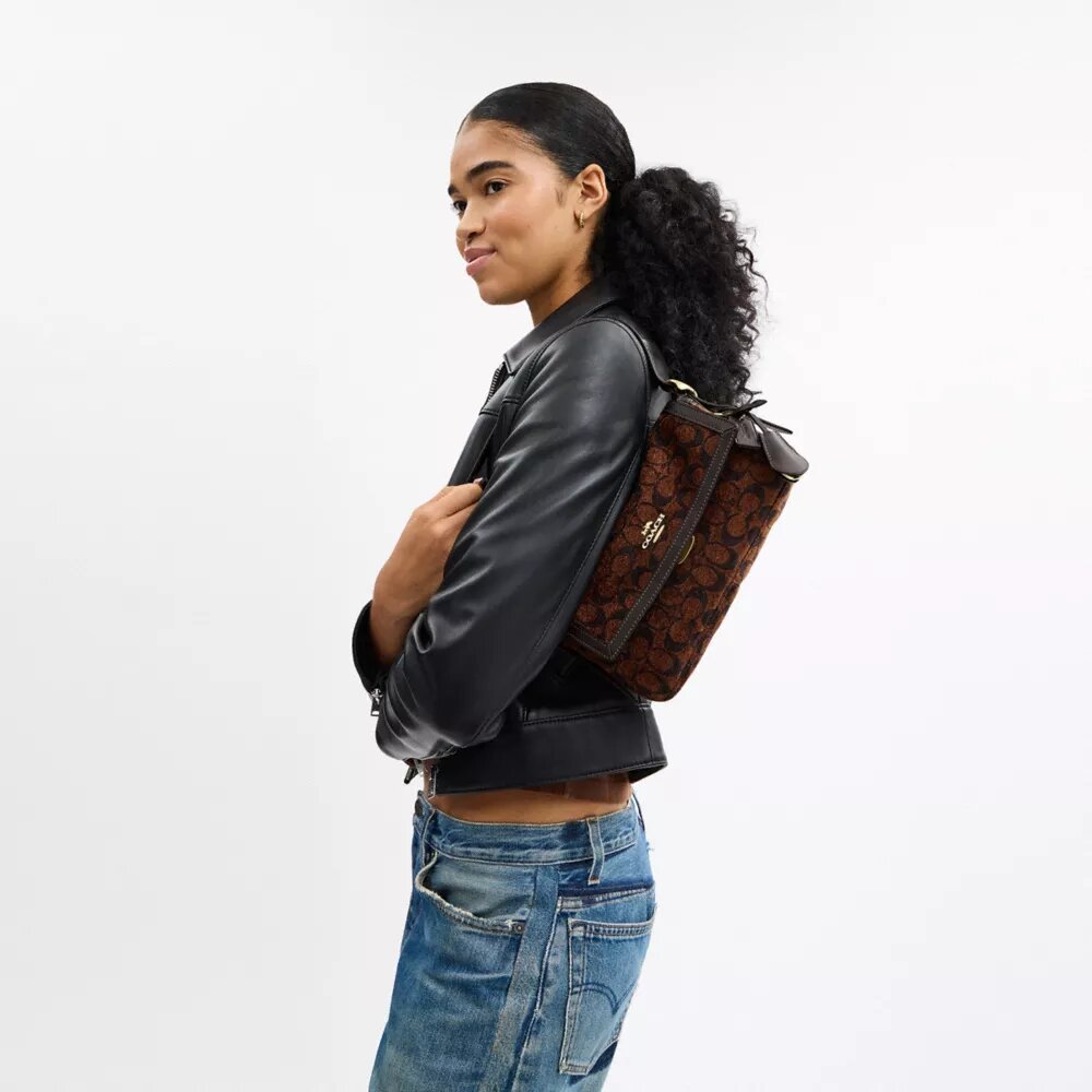 Petit sac porté épaule à rabat Etta en chenille emblématique