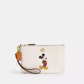 Petite pochette dragonne Disney X Coach Essential en cuir régénéré avec Mickey Mouse