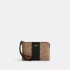 Pochette dragonne avec fermeture à glissière en coin en Signature Canvas à rayures