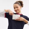 Pochette dragonne avec fermeture à glissière en coin en Signature Canvas à rayures