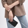 Pochette dragonne à fermeture éclair d'angle en jacquard Signature