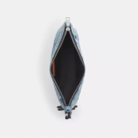 Pochette en denim emblématique « Loved » avec Charms