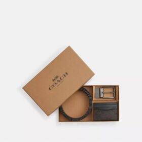 Porte-cartes et ceintures présentés dans un coffret en Signature Canvas