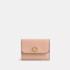 Porte-cartes indispensable en color block