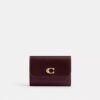 Porte-cartes indispensable en color block