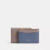 Porte-cartes indispensable en color block