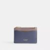 Porte-cartes indispensable en color block